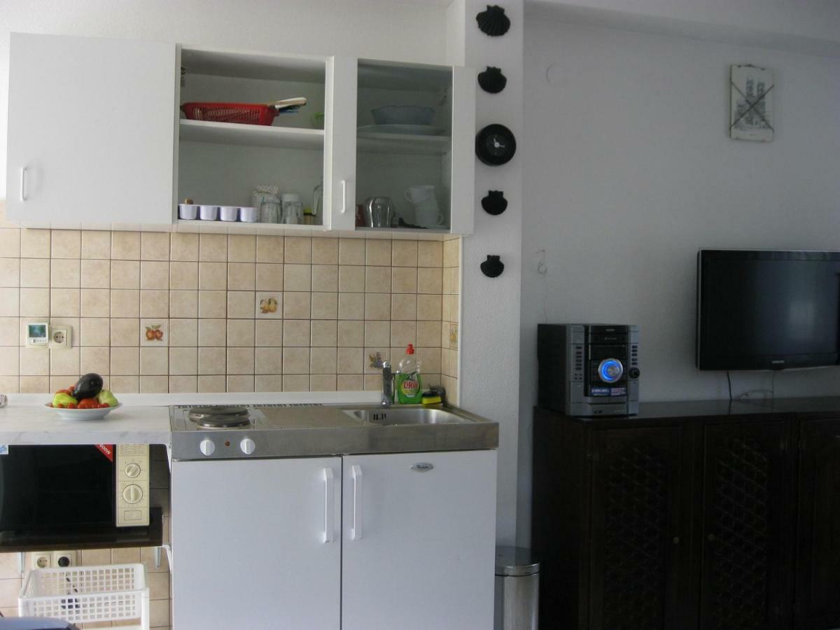 Seaside Apartment For 2 P Trogir Exteriör bild